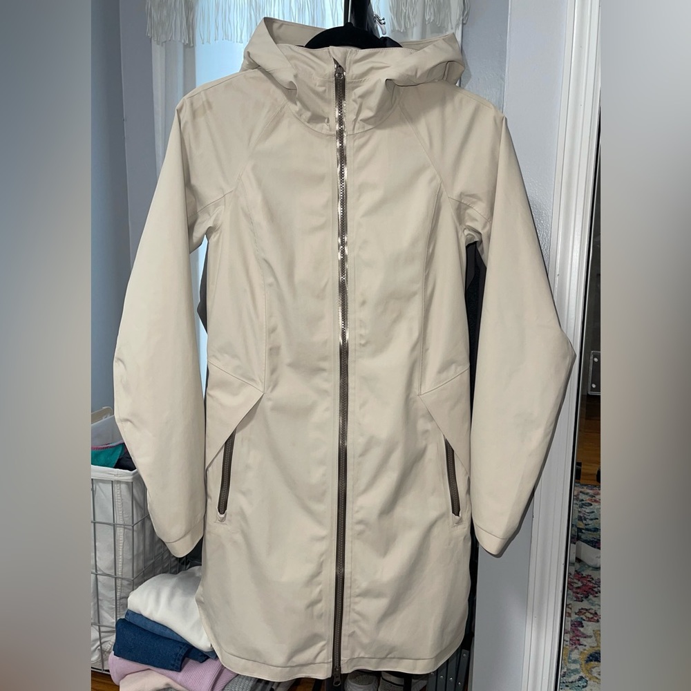Lululemon Definitely Raining Jacket - Picture 4 of 15